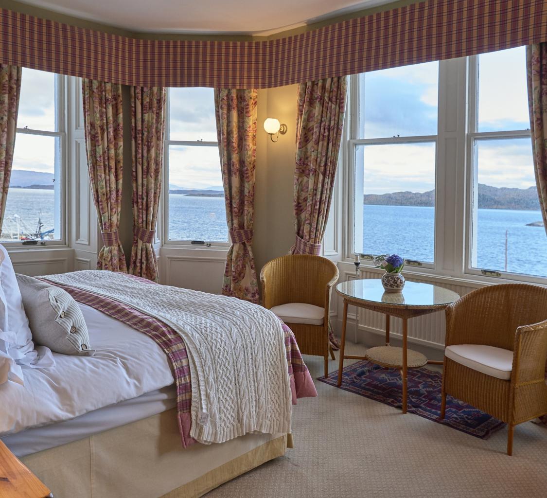 Accommodation Crinan Hotel bedroom